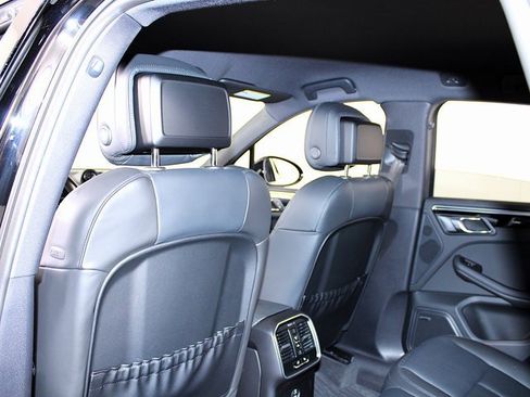 Used 2023 Porsche Macan image 20