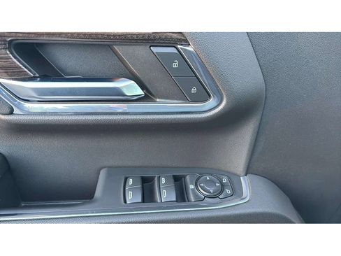 Used 2024 Chevrolet Silverado 1500 LT image 18