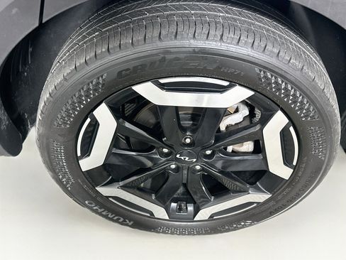 Used 2025 Kia Telluride S FWD image 11