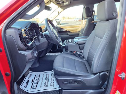 Used 2024 Chevrolet Silverado 1500 LT image 11