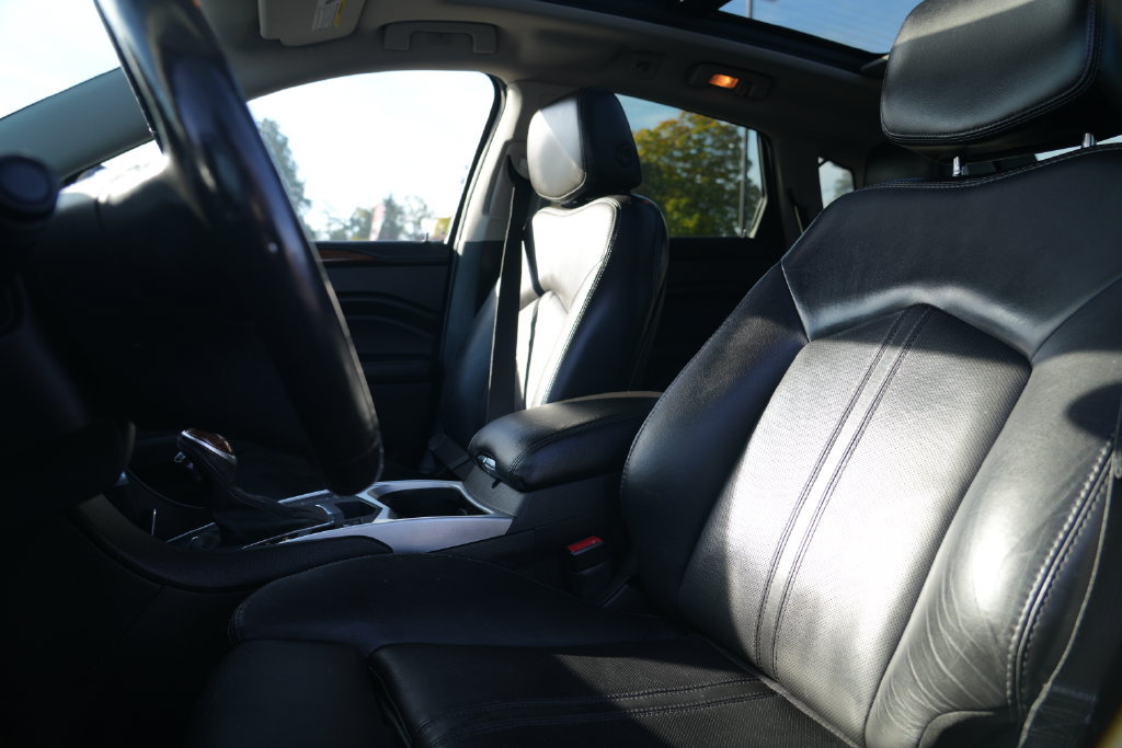 Used 2015 Cadillac SRX Luxury FWD image 14