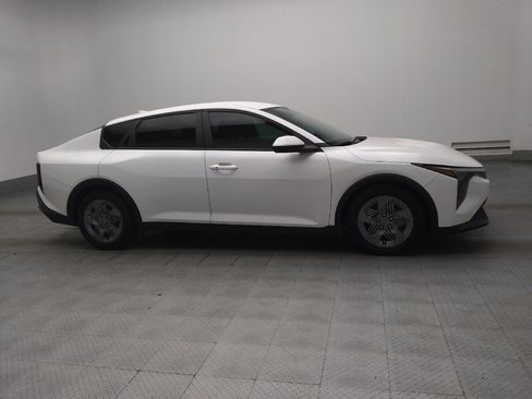 Used 2025 Kia K4 FWD image 11