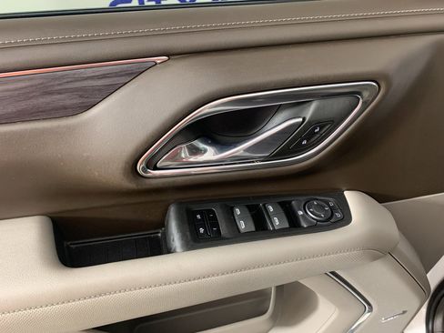 Used 2023 GMC Yukon XL SLT image 15