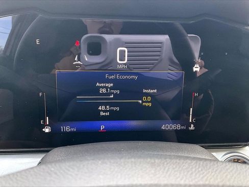 Used 2024 Chevrolet Trax LT w/ Sunroof Package image 2