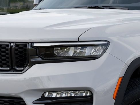 New 2025 Jeep Grand Cherokee Limited w/ Black Appearance Package AWD/4WD image 11