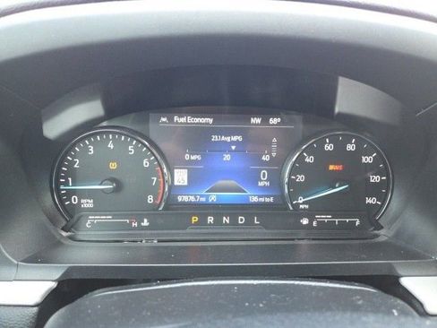 Used 2021 Ford Explorer XLT w/ Equipment Group 202A image 7