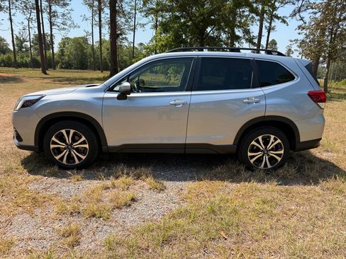 Used 2022 Subaru Forester Limited AWD/4WD image 2