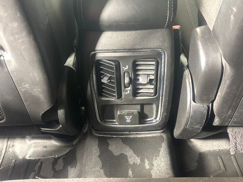 Used 2021 Jeep Grand Cherokee Freedom Edition RWD image 33
