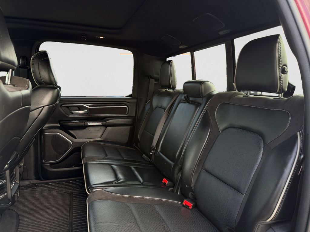 Used 2024 RAM 1500 Laramie AWD/4WD image 9