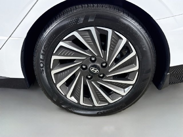 Used 2026 Hyundai Sonata Limited FWD image 32