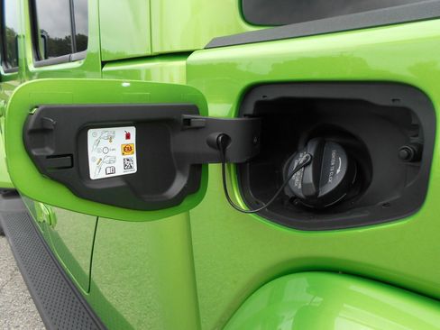 New 2025 Jeep Gladiator Sport image 36