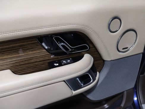 Used 2019 Land Rover Range Rover HSE image 42