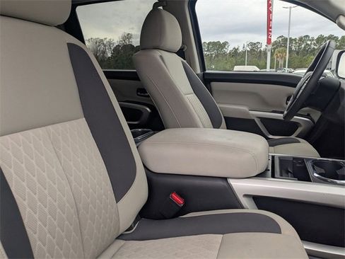 Used 2023 Nissan Titan SV w/ SV Convenience Package image 35