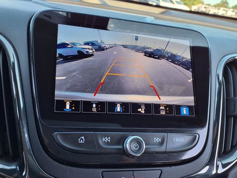 Used 2023 Chevrolet Equinox Premier FWD image 6