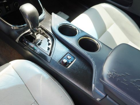 Used 2013 Toyota Avalon XLE Premium FWD image 11