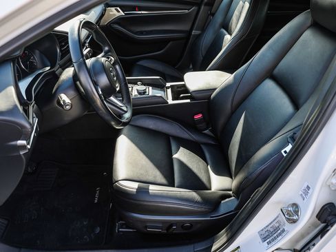 Used 2019 MAZDA MAZDA3 Hatchback w/ Preferred Package image 9