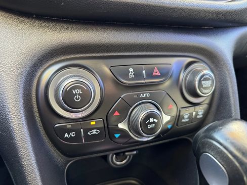 Used 2014 Dodge Dart Limited image 38