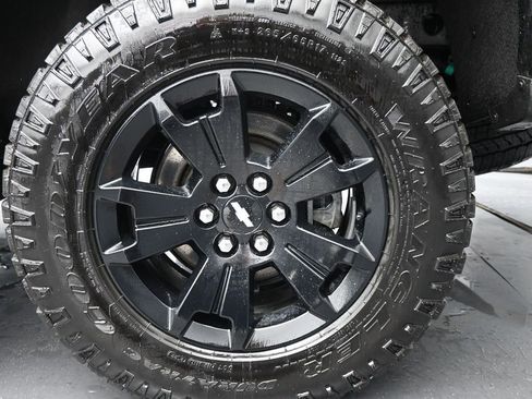 Used 2022 Chevrolet Colorado Z71 w/ Z71 Midnight Edition image 15