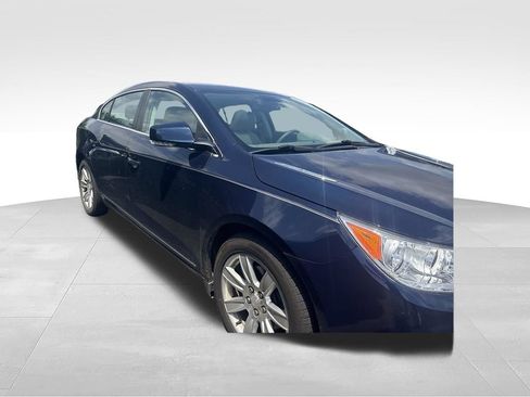 Used 2011 Buick LaCrosse CXL FWD image 2