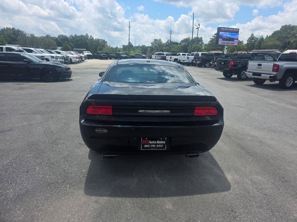Used 2013 Dodge Challenger R/T RWD image 2