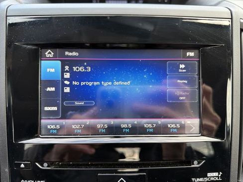 Used 2022 Subaru Crosstrek 2.0i Premium w/ Moonroof Package image 18