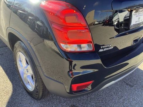 Used 2020 Chevrolet Trax LT w/ LT Convenience Package image 38