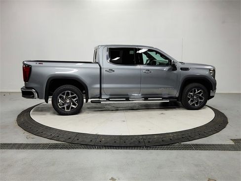 New 2026 GMC Sierra 1500 SLT image 8