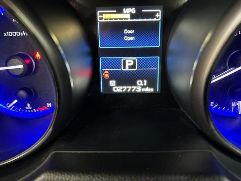 Used 2016 Subaru Outback 2.5i Limited AWD/4WD image 19