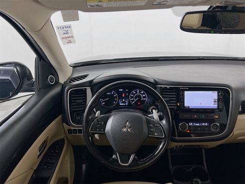 Used 2016 Mitsubishi Outlander GT image 23