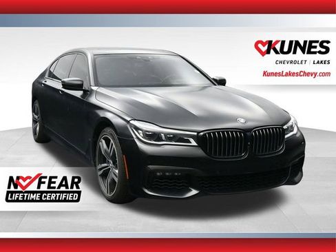 Used 2018 BMW 750i w/ Executive Package RWD image 1