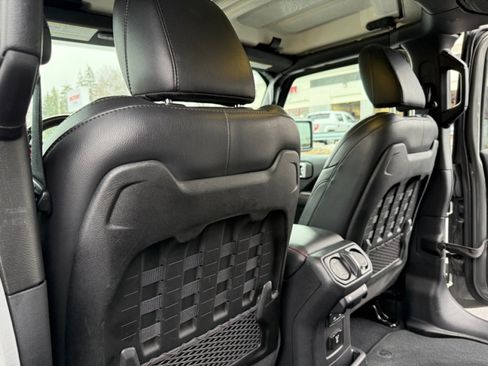 Used 2021 Jeep Wrangler Unlimited Rubicon w/ Uconnect 4C Nav & Sound Group image 18