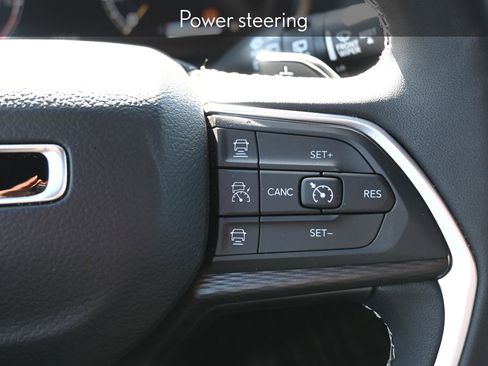 New 2025 Jeep Grand Cherokee L Laredo image 17