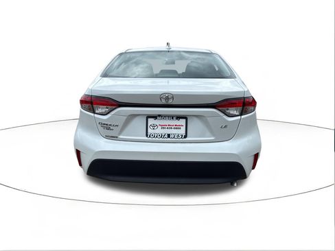 Used 2023 Toyota Corolla LE FWD image 4