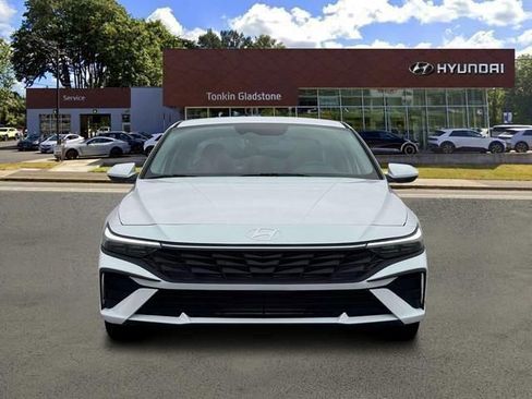 New 2026 Hyundai Elantra SE image 12