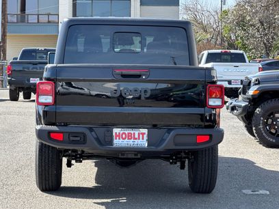 New 2026 Jeep Gladiator Sport