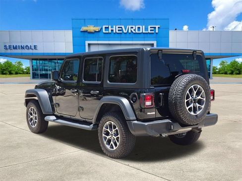 Used 2024 Jeep Wrangler Unlimited Sport AWD/4WD image 3