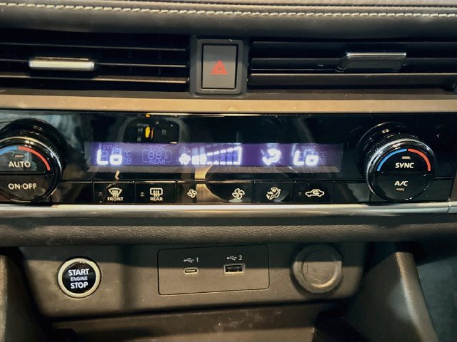 Used 2023 Nissan Rogue SV AWD/4WD image 15