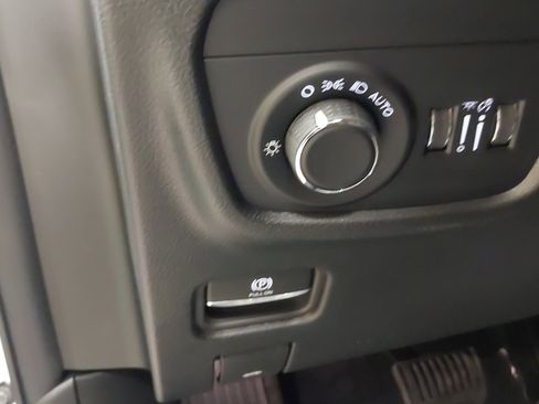 New 2025 Jeep Grand Cherokee Altitude image 23