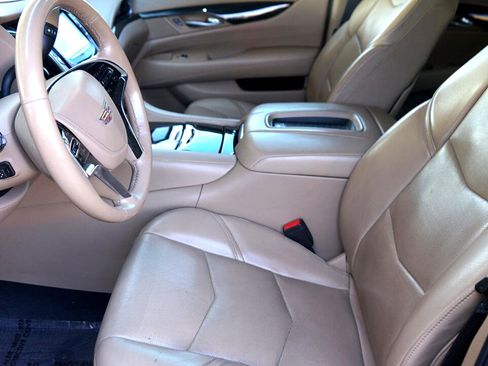 Used 2019 Cadillac Escalade Platinum image 12