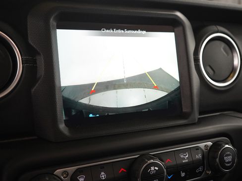 Used 2023 Jeep Wrangler Unlimited Sahara w/ Cold Weather Group image 23