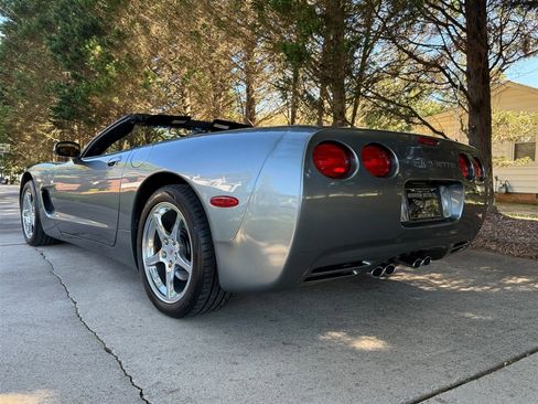Used 2004 Chevrolet Corvette Convertible w/ Preferred Equipment Group image 26