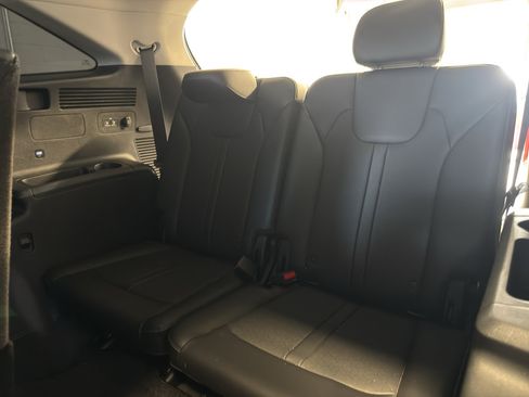 Used 2023 Kia Sorento S w/ Panoramic Sunroof Package FWD image 30