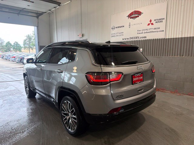 Used 2022 Jeep Compass Limited w/ Elite Group AWD/4WD image 6