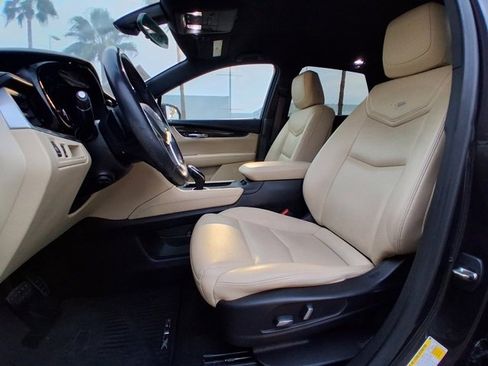 Used 2018 Cadillac XT5 Base image 14