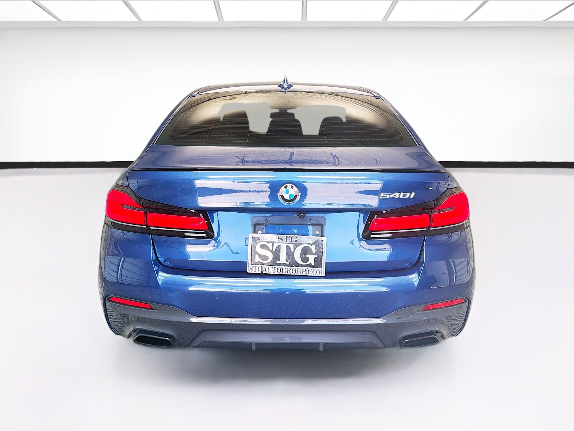 Used 2023 BMW 540i w/ M Sport Package RWD image 5