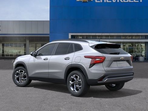 New 2026 Chevrolet Trax LT w/ Sunroof Package FWD image 3