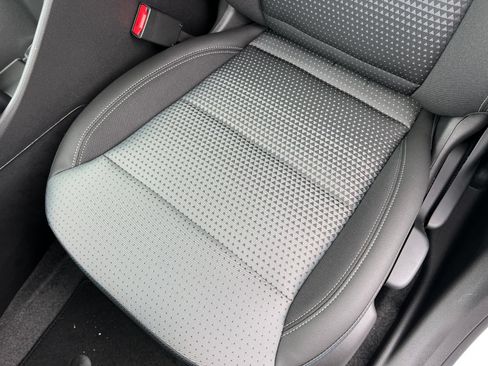 New 2026 Chevrolet Trax LT w/ LT Convenience Package FWD image 9
