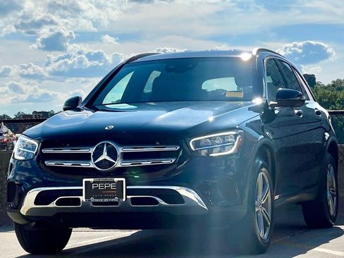 Used 2022 Mercedes-Benz GLC 300 4MATIC image 4