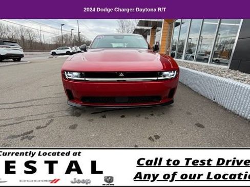 Used 2024 Dodge Charger Daytona R/T w/ Plus Group AWD/4WD image 4