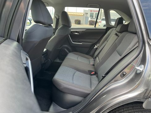 Used 2025 Toyota RAV4 XLE AWD/4WD image 21